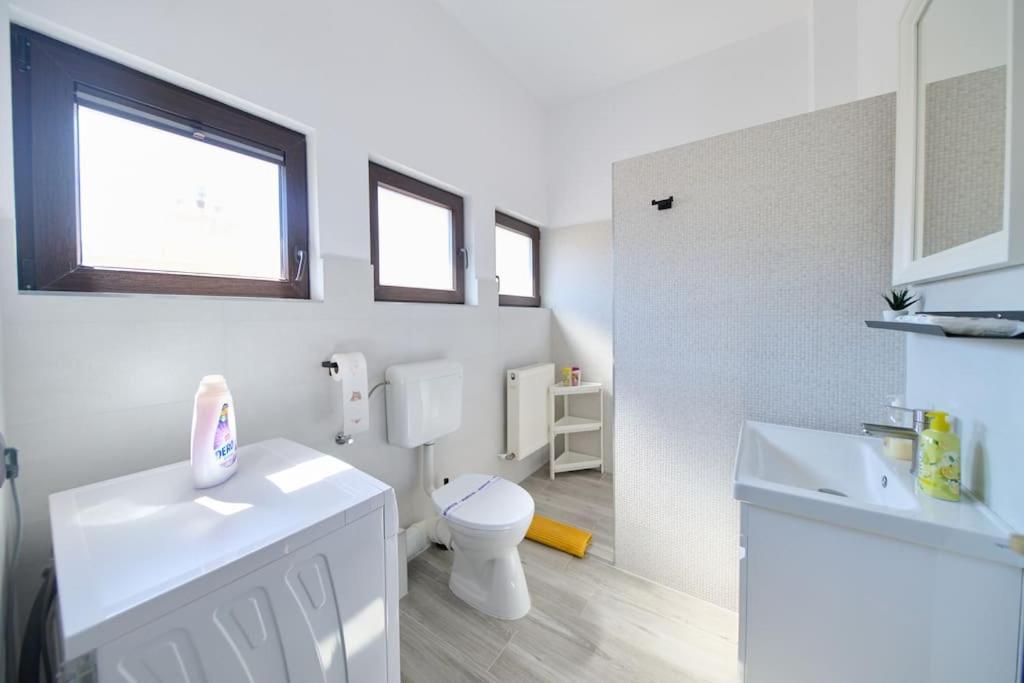 Central Old Town Oasis - Ap 6 Bukares Bagian luar foto