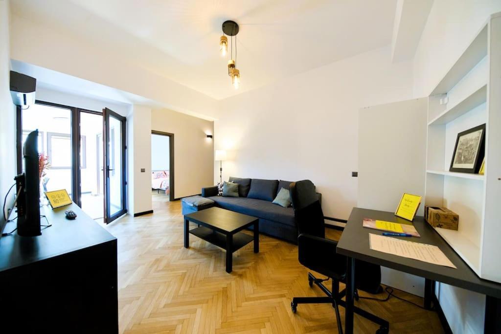 Central Old Town Oasis - Ap 6 Bukares Bagian luar foto