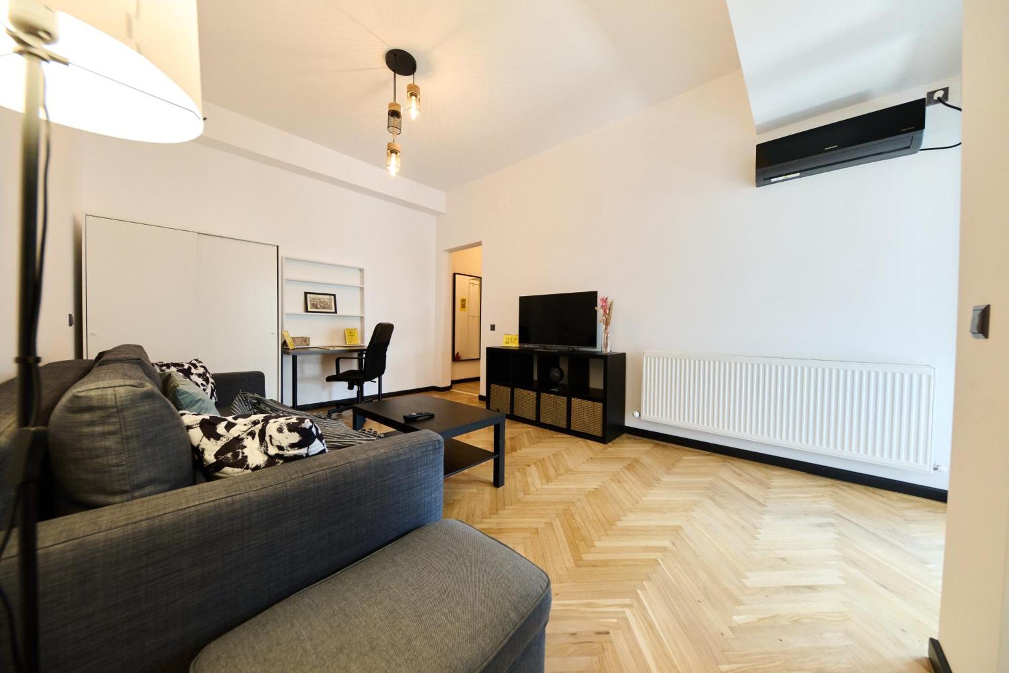 Central Old Town Oasis - Ap 6 Bukares Bagian luar foto